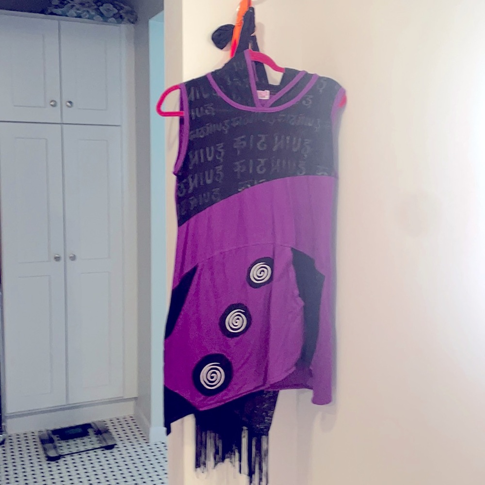 Festival sleeveless hooded dress